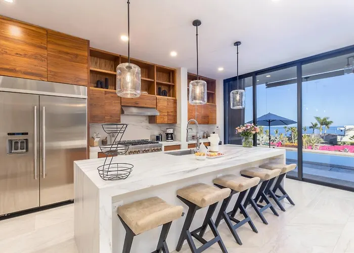 8br Estate, Pool, Hot Tub, 4 Holiday home San Jose del Cabo