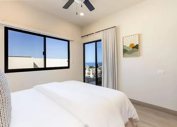 8br Estate, Pool, Hot Tub, 4 Holiday home San Jose del Cabo
