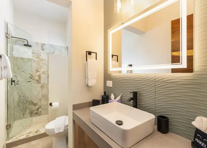 Holiday home 8br Estate, Pool, Hot Tub, 4 *