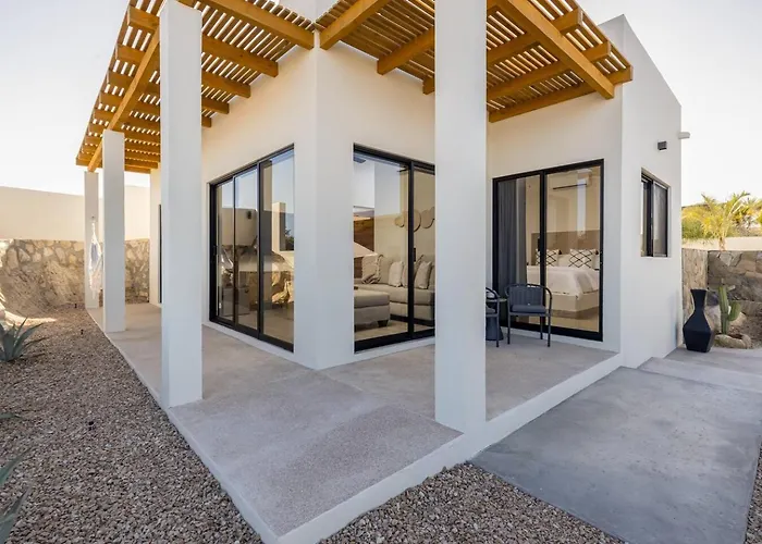 8br Estate, Pool, Hot Tub, 4 Holiday home